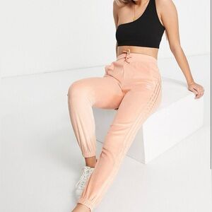 🤩 BRAND NEW/NWT 🤩 adidas Originals velour sweatpants 💝 Color: Blush Pink 💝